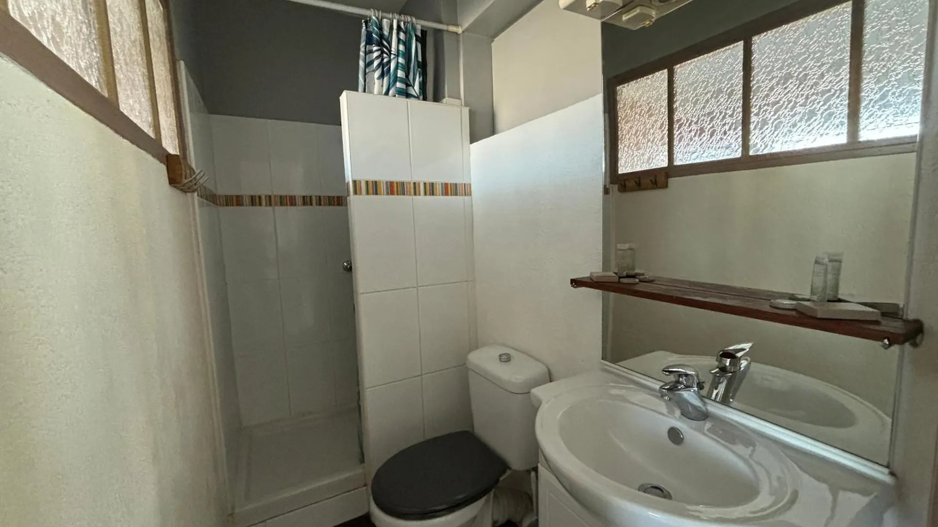 -Le 99 Studio- Centre Residence Parking Wifi Concarneau