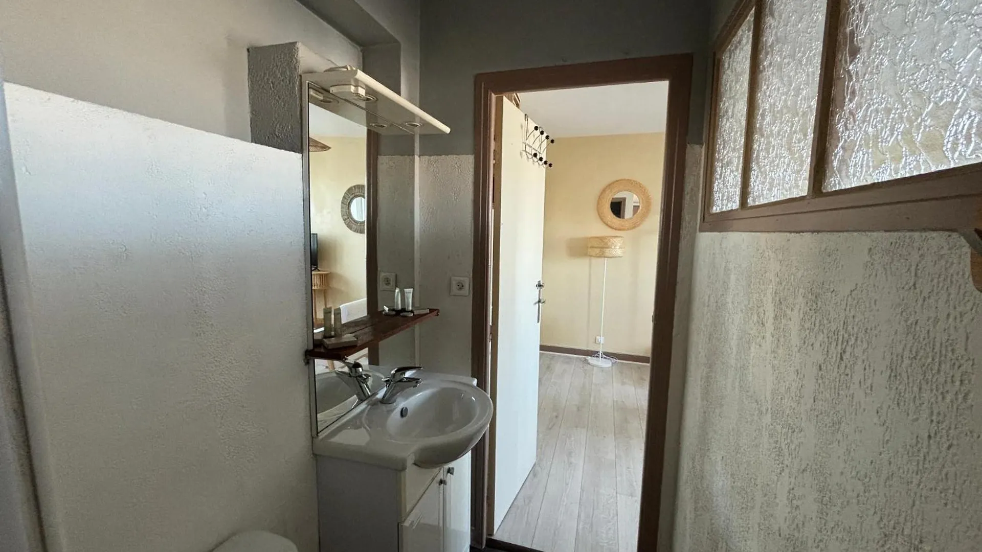 -Le 99 Studio- Centre Residence Parking Wifi Concarneau France