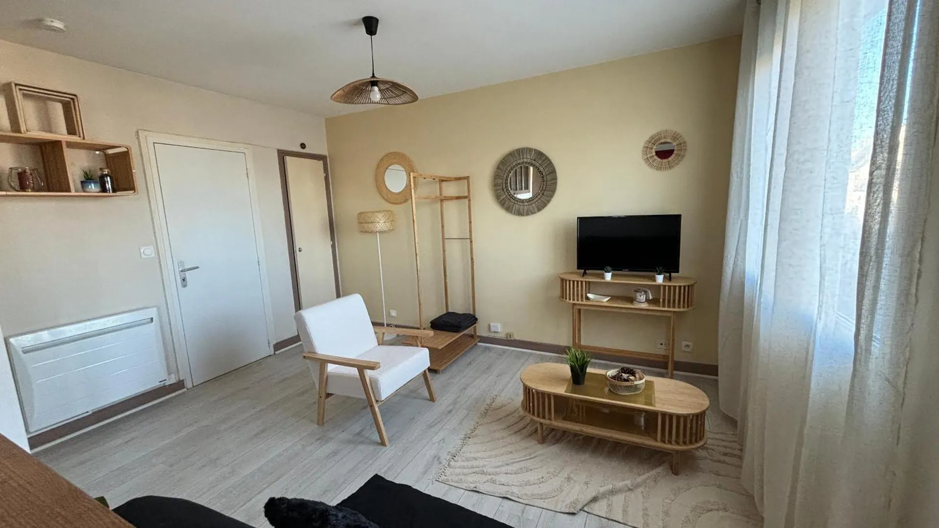 -Le 99 Studio- Centre Residence Parking Wifi Concarneau