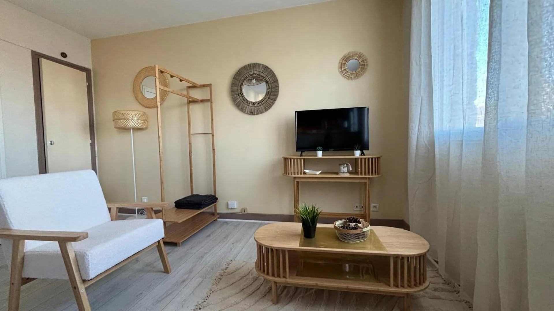 -Le 99 Studio- Centre Residence Parking Wifi Concarneau