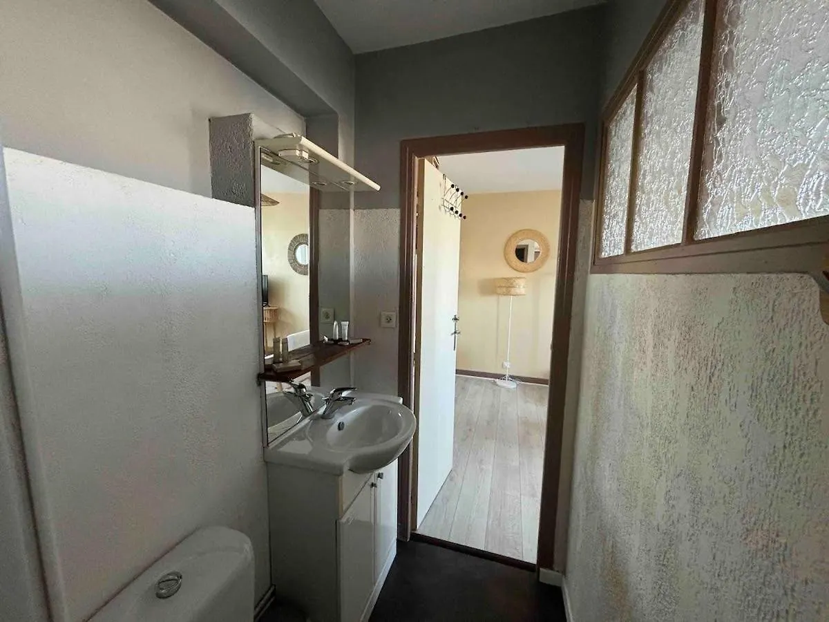 -Le 99 Studio- Centre Residence Parking Wifi Concarneau