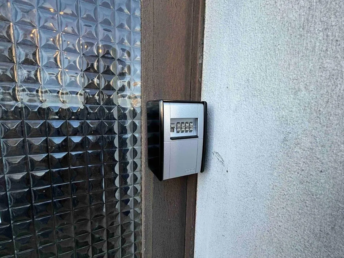 -Le 99 Studio- Centre Residence Parking Wifi Concarneau Francia